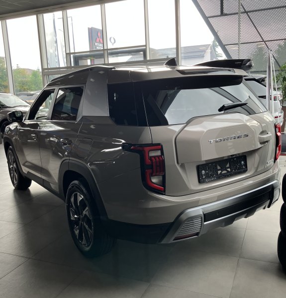 KGM TORRES HEV Style A6